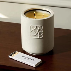 AIKUN Hot Selling Fragrance Candle Ceramic Jar Private Label Luxury Embossed Soy Wax Scented Candle